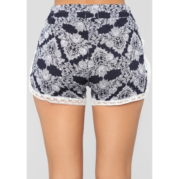 NWT FN Vegas Mami High Rose Printed Shorts - Picture 4 of 6